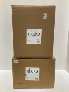 Lot 679  
            Chesterfield SR44 - Parcel Delivery Only 

                
2 X ASSORTED NKUKU ITEMS TO INCLUDE BABA GLASS LAMP IN GREEN (LOCATION: K4)