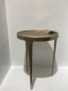 Lot 695  
            Chesterfield SR44 - Parcel Delivery Only 

                
NKUKU ROHIA CAST METAL TABLE IN BRASS (LOCATION: K5)