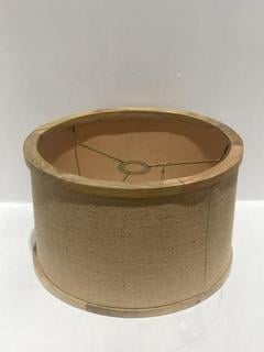 Lot 699  
            Chesterfield SR44 - Parcel Delivery Only 

                
NKUKU DARAT MANGO WOOD AND JUTE LAMPSHADE IN NATURAL (LOCATION: K5)