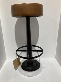 Lot 717  
            Chesterfield SR44 - Parcel Delivery Only 

                
NKUKU NARWANA LEATHER ROUND STOOL - AGED TAN - ITEM NO. NS0303 - ORIGINAL RRP £27...