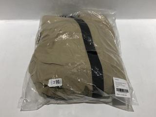 Lot 71  
            Chesterfield SR44 - Parcel Delivery Only 

                
JULIUS NILOS SAND BRIGHT POLYESTER TAFFETA JACKET IN SAND SIZE 1 - ORIGINAL RRP £...