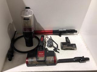 Lot 738  
            Chesterfield SR44 - Parcel Delivery Only 

                
SHARK IZ202UKTSB VACUUM CLEANER IN RED/BLACK (LOCATION: K7)