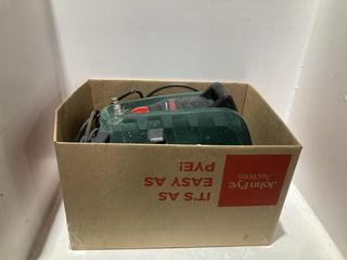 Lot 751  
            Chesterfield SR44 - Parcel Delivery Only 

                
BOSCH UNIVERSAL AQUATAK 135 PRESSURE WASHER - ORIGINAL RRP £145 (LOCATION: K8)