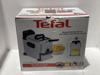 Lot 758  
            Chesterfield SR44 - Parcel Delivery Only 

                
TEFAL 2 LITRE OLEOCLEAN COMPACT SEMI-PRO FRYER - ORIGINAL RRP £130 (LOCATION: K8)