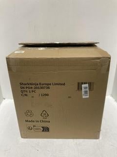 Lot 772  
            Chesterfield SR44 - Parcel Delivery Only 

                
NINJA AIR FRYER MAX 2.5L ORIGINAL RRP- £100 (LOCATION: K8)