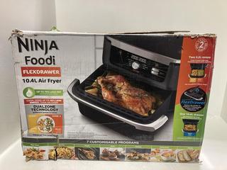 Lot 793  
            Chesterfield SR44 - Parcel Delivery Only 

                
NINJA FOODI FLEX DRAW 10.4 LITRE AIR FRYER - ORIGINAL RRP £198 (LOCATION: J1)