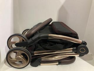 Lot 801  
            Chesterfield SR44 - Parcel Delivery Only 

                
BABYSTYLE EGG ZEE STROLLER IN MULBERRY - ORIGINAL RRP £339 (LOCATION: J2)