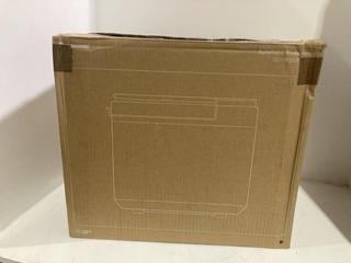 Lot 814  
            Chesterfield SR44 - Parcel Delivery Only 

                
PANASONIC AUTOMATIC BREAD MAKER -SDYR255U - ORIGINAL RRP £200 (LOCATION: J2)