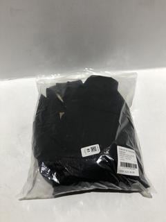 Lot 81  
            Chesterfield SR44 - Parcel Delivery Only 

                
NAKED AND FAMOUS DENIM SSENSE EXCLUSIVE HAORI-STRETCH TWILL IN BLACK ONE SIZE - O...