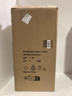 Lot 821  
            Chesterfield SR44 - Parcel Delivery Only 

                
SHARK HYDRO VAC CORDLESS VACUUM (LOCATION: J2)