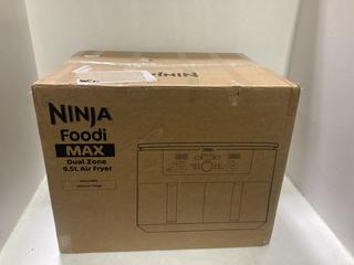 Lot 841  
            Chesterfield SR44 - Parcel Delivery Only 

                
NINJA DUAL AIRFRYER IN BLACK/COPPER - ORIGINAL RRP £179 (LOCATION: J3)