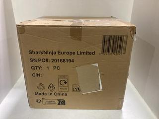 Lot 847  
            Chesterfield SR44 - Parcel Delivery Only 

                
NINJA FOODI MAX 15-1 SMARTLID MULTI COOKER IN SILVER/BLACK- MODEL NO -B09C873WR9-...