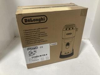 Lot 854  
            Chesterfield SR44 - Parcel Delivery Only 

                
DELONGHI DEDICA EC685 ESPRESSO MACHINE - ORIGINAL RRP £145 (LOCATION: J4)