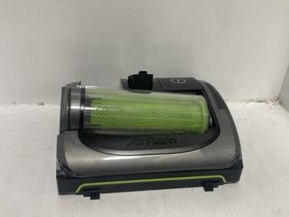 Lot 857  
            Chesterfield SR44 - Parcel Delivery Only 

                
GTECH HOOVER PARTS (LOCATION: J4)