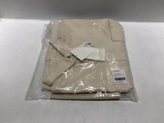 Lot 85  
            Chesterfield SR44 - Parcel Delivery Only 

                
JIL SANDER + ECRU T-SHIRT SLEEVE SS SHIRT IN CREAM SIZE L - ORIGINAL RRP £860 (LO...