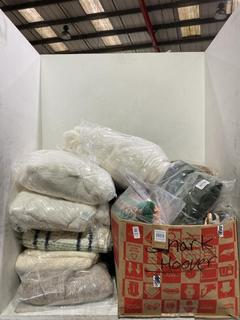 Lot 919  
            Chesterfield SR44 - Parcel Delivery Only 

                
QTY OF ASSORTED TEXTILES TO INCLUDE GREEN CUSHION (LOCATION: J6)