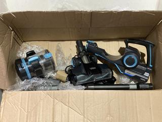 Lot 920  
            Chesterfield SR44 - Parcel Delivery Only 

                
VAX VACUUM CLEANER IN BLUE/BLACK (LOCATION: J6)