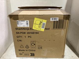 Lot 924  
            Chesterfield SR44 - Parcel Delivery Only 

                
NINJA FOODI MAX 15-IN-1 SMART LID MULTI COOKER ORIGINAL RRP- £320 (LOCATION: J6)