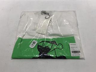 Lot 93  
            Chesterfield SR44 - Parcel Delivery Only 

                
SEEKINGS LOGO T-SHIRT IN GREEN/WHITE SIZE M - ORIGINAL RRP £267 (LOCATION: L6)