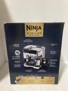 Lot 1058  
            Chesterfield SR47 - Parcel Delivery Only 

                
NINJA LUXE COFFEE MACHINE ORIGINAL RRP £549 (LOCATION: H9)