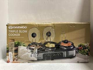 Lot 1076  
            Chesterfield SR47 - Parcel Delivery Only 

                
DAEWOO TRIPLE SLOW COOKER. (LOCATION: H10)