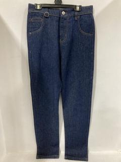 Lot 10  
            Chesterfield SR47 - Parcel Delivery Only 

                
RANDOM IDENTITIES JEANS IN RINSED COLOUR SIZE 27 (LOCATION: I9)
