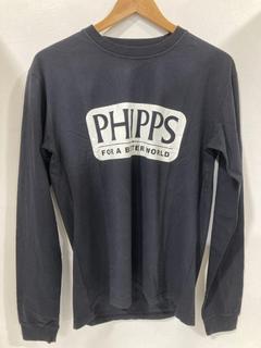 Lot 1  
            Chesterfield SR47 - Parcel Delivery Only 

                
PHIPPS MENS LOGO GRAPHIC LONG SLEEVE TSHIRT IN NAVY SIZE XS ORIGINAL RRP £315 (LO...