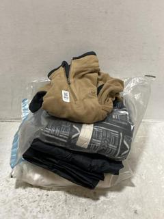 Lot 302  
            Chesterfield SR47 - Parcel Delivery Only 

                
5 X ASSORTED ADULTS COLUMBIA CLOTHING TO INCLUDE MENS KLAMATH RANGE II HALF ZIP F...