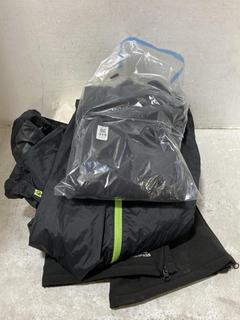 Lot 315  
            Chesterfield SR47 - Parcel Delivery Only 

                
4 X ASSORTED ADULTS BRANDED CLOTHING TO INCLUDE TRESPASS KEYNOTE MENS FLEECE IN C...