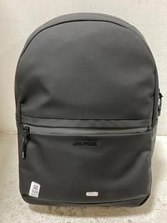 Lot 325  
            Chesterfield SR47 - Parcel Delivery Only 

                
TOMMY HILFIGER MENS TPU DOME BACKPACK IN BLACK (LOCATION: F9)