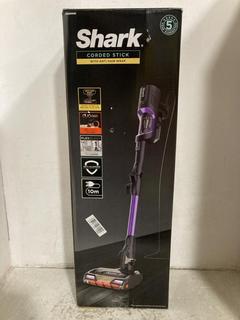 Lot 397  
            Chesterfield SR47 - Parcel Delivery Only 

                
SHARK ANTI HAIR WRAP CORDED VACUUM CLEANER ORIGINAL RRP £179 - MODEL NO. HZ500UK ...