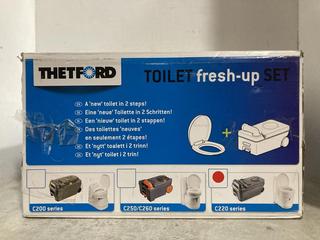 Lot 401  
            Chesterfield SR47 - Parcel Delivery Only 

                
THETFORD C220 TOILET FRESH UP SET ORIGINAL RRP £124 (LOCATION: F11)