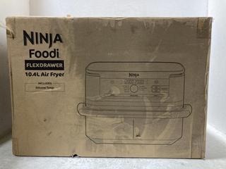 Lot 461  
            Chesterfield SR47 - Parcel Delivery Only 

                
NINJA FOODI FLEXDRAWER DUAL ZONE AIR FRYER ORIGINAL RRP £269. (LOCATION: G2)