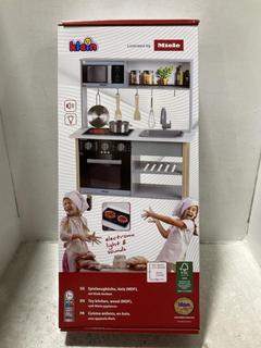 Lot 535  
            Chesterfield SR47 - Parcel Delivery Only 

                
MIELE KLEIN TOY KITCHEN. (LOCATION: G5)