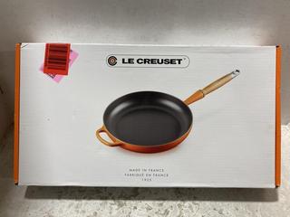 Lot 539  
            Chesterfield SR47 - Parcel Delivery Only 

                
LE CREUSET WOODEN HANDLE FRYING PAN ORIGINAL RRP £229. (LOCATION: G5)