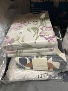 Lot 632  
            Chesterfield SR47 - Parcel Delivery Only 

                
5 X ASSORTED JOHN LEWIS BEDDING ITEMS TO INCLUDE LAURA ASHLEY GOSFORD GRAPE PAIR ...