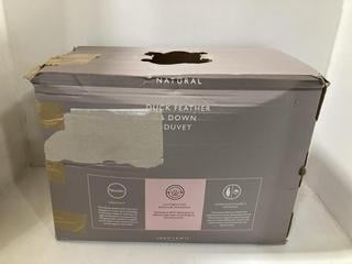 Lot 646  
            Chesterfield SR47 - Parcel Delivery Only 

                
JOHN LEWIS DUCK FEATHER AND DOWN SINGLE 13.5 TOG DUVET (LOCATION: G9)