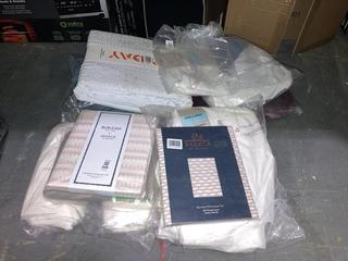 Lot 649  
            Chesterfield SR47 - Parcel Delivery Only 

                
12 X ASSORTED BEDDING ITEMS TO INCLUDE BURLEIGH X BEDECK OF BELFAST STANDARD PILL...