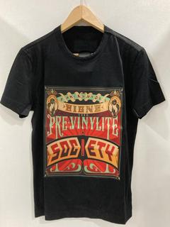 Lot 683  
            Chesterfield SR47 - Parcel Delivery Only 

                
JUUN.J BLACK POSTER GRAPHIC T-SHIRT SIZE S ORIGINAL RRP £265. (LOCATION: G11)