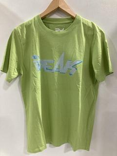 Lot 687  
            Chesterfield SR47 - Parcel Delivery Only 

                
RK SSENSE EXCLUSIVE WASH GREEN/ LIME THERMAL REACTIVE TEE SIZE S ORIGINAL RRP £26...