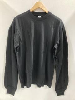 Lot 688  
            Chesterfield SR47 - Parcel Delivery Only 

                
RANDOM IDENTITIES LONG SLEEVE T-SHIRT IN BLACK SIZE S ORIGINAL RRP £215. (LOCATIO...