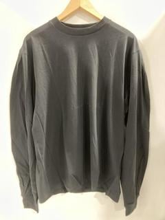 Lot 695  
            Chesterfield SR47 - Parcel Delivery Only 

                
RANDOM IDENTITIES LONG SLEEVE T-SHIRT IN BLACK SIZE M ORIGINAL RRP £215. (LOCATIO...