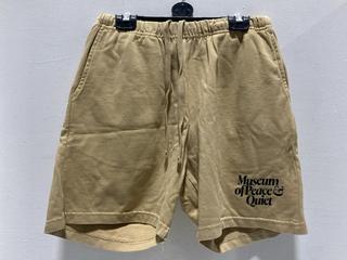 Lot 747  
            Chesterfield SR47 - Parcel Delivery Only 

                
SSENSE MUSEUM OF PEACE & QUIET EXCLUSIVE MID CENTURY SHORTS IN TAN SIZE L ORIGINA...