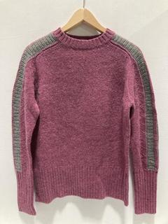 Lot 758  
            Chesterfield SR47 - Parcel Delivery Only 

                
RANDOM IDENTITIES PINK SWEATER SIZE S. (LOCATION: H2)