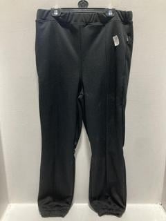 Lot 772  
            Chesterfield SR47 - Parcel Delivery Only 

                
RANDOM IDENTITIES BOTTOMS IN BLACK SIZE S. (LOCATION: H2)