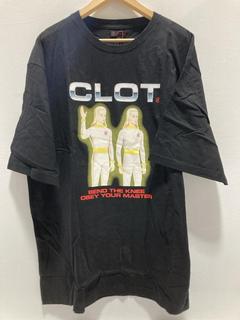 Lot 785  
            Chesterfield SR47 - Parcel Delivery Only 

                
CLOT APPAREL BLACK OBEY YOUR MASTER TEE SIZE XXL ORIGINAL RRP £100. (LOCATION: H2)
