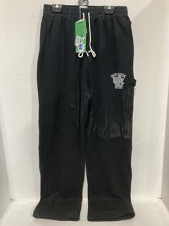 Lot 808  
            Chesterfield SR47 - Parcel Delivery Only 

                
SJYP SAM BY PEN DINO UNIVERSITY JOGGERS IN BLACK SIZE M (LOCATION: H3)