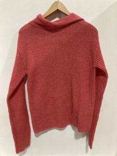 Lot 821  
            Chesterfield SR47 - Parcel Delivery Only 

                
ANDERSSON BELL WOMENS RILYNN RIBBON NECK BLOUSE KNIT IN PINK SIZE XS (LOCATION: H3)