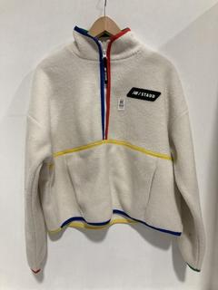 Lot 822  
            Chesterfield SR47 - Parcel Delivery Only 

                
NEW BALANCE STAUD FLEECE IN MULTICOLOUR SIZE M (LOCATION: H3)