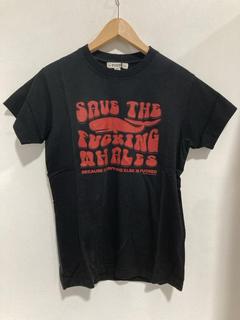 Lot 831  
            Chesterfield SR47 - Parcel Delivery Only 

                
PHIPPS SAVE THE WHALES TSHIRT IN BLACK SIZE XS ORIGINAL RRP £229 (LOCATION: H3)